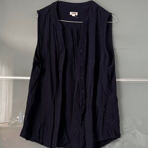 Elegant Black Sleeveless Button-Down Shirt